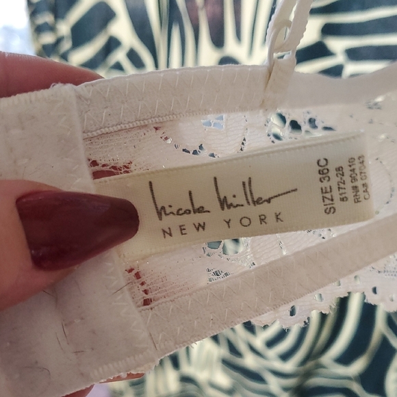 Lace Bralette with Button Detail - Picture 2 of 7